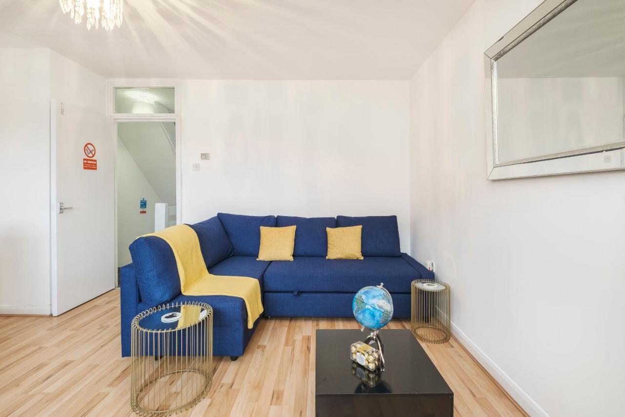 Spacious 3 Bed 1 Bath Hse W Guest Toilet W Parking Near Excel - E16 Londra Esterno foto