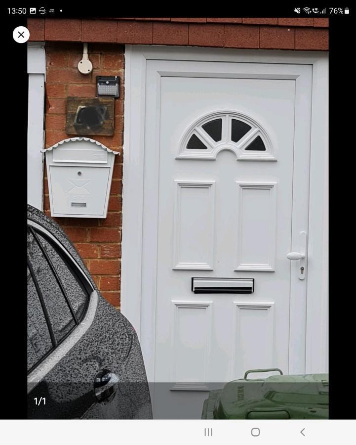 Spacious 3 Bed 1 Bath Hse W Guest Toilet W Parking Near Excel - E16 Londra Esterno foto